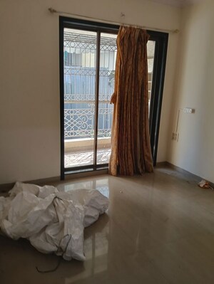 Room in 3 BHK Apartment at Ravechi Heights, Kharghar – for Rent