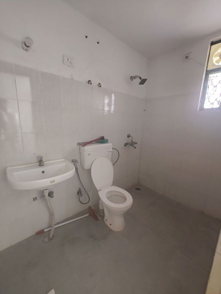 Bathroom, adani-aangan 2 Bedroom 610 Sq.Ft. Apartment In Sector 89a Gurgaon 10752284