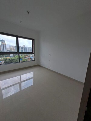 Room in 3 BHK Apartment at Kalpataru Immensa, Kolshet Road – for Rent