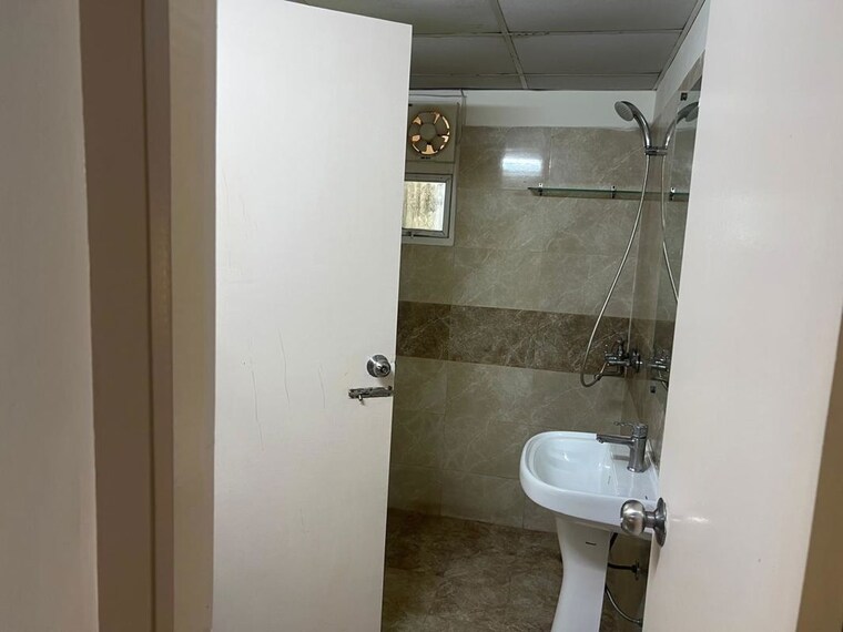 Bathroom, gaurs-siddhartham 3 Bedroom 1185 Sq.Ft. Apartment In Siddharth Vihar Ghaziabad 10752363