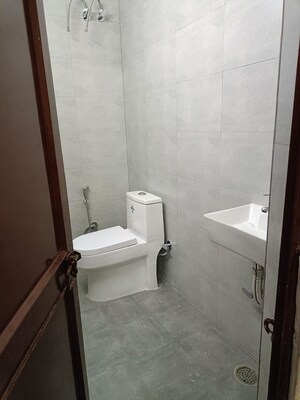 Bathroom in 2 BHK Builder Floor at Dayanand Colony – for Rent