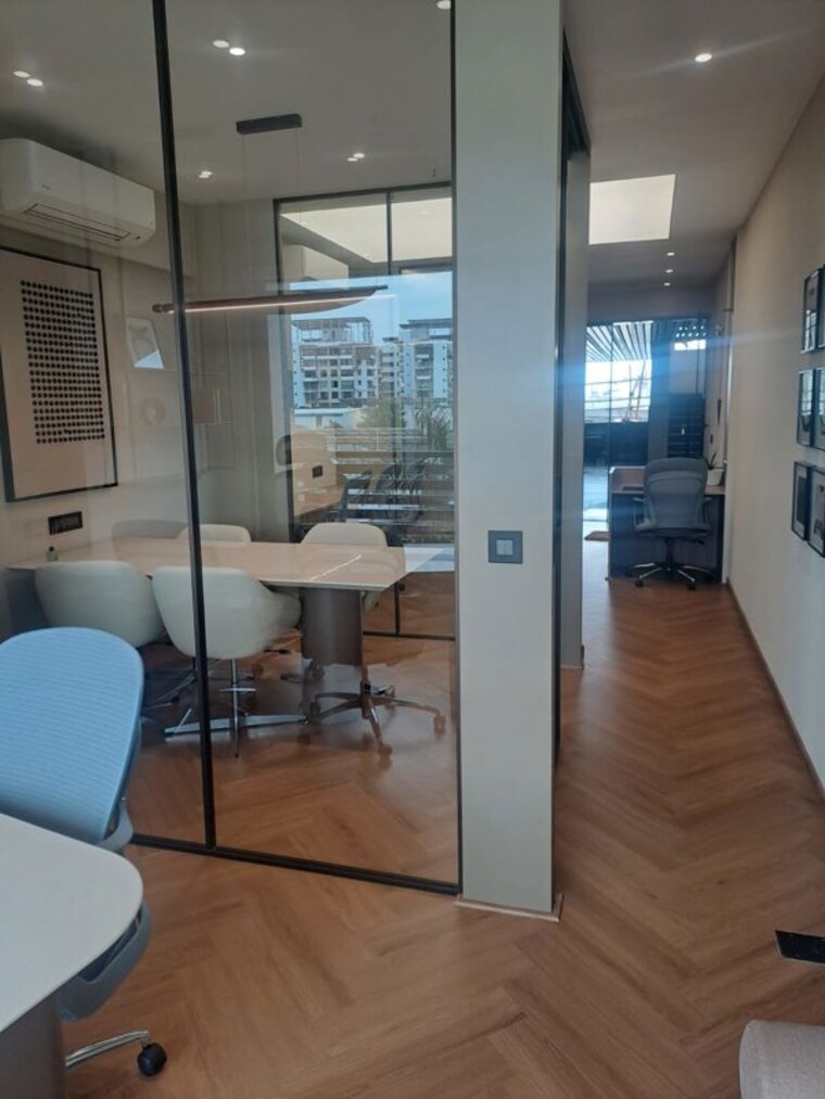 Team Area, adajan Commercial Office Space 434 Sq.Ft. In Adajan Surat 10752374