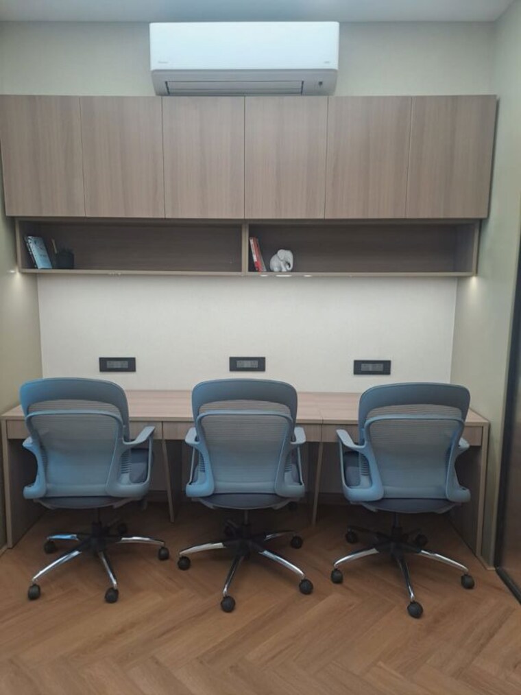 Team Area, adajan Commercial Office Space 434 Sq.Ft. In Adajan Surat 10752374