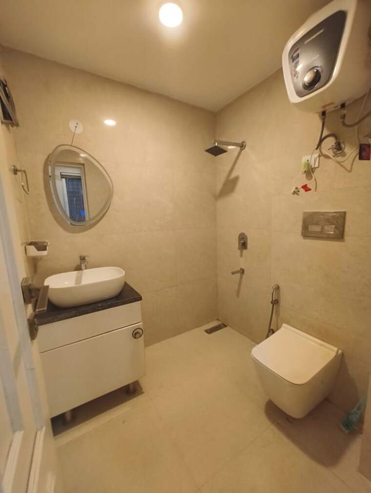 Bathroom, shree-vardhman-green-court 2 Bedroom 626 Sq.Ft. Apartment In Sector 90 Gurgaon 10752377