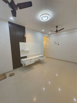 Room in 2 BHK Apartment at Shree Vardhman Green Court, Sector 90 – for Rent