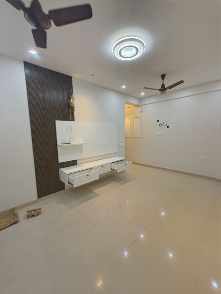 Room, shree-vardhman-green-court 2 Bedroom 626 Sq.Ft. Apartment In Sector 90 Gurgaon 10752377