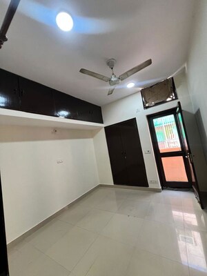 Team Area in 2 BHK Builder Floor at Dayanand Colony – for Sale