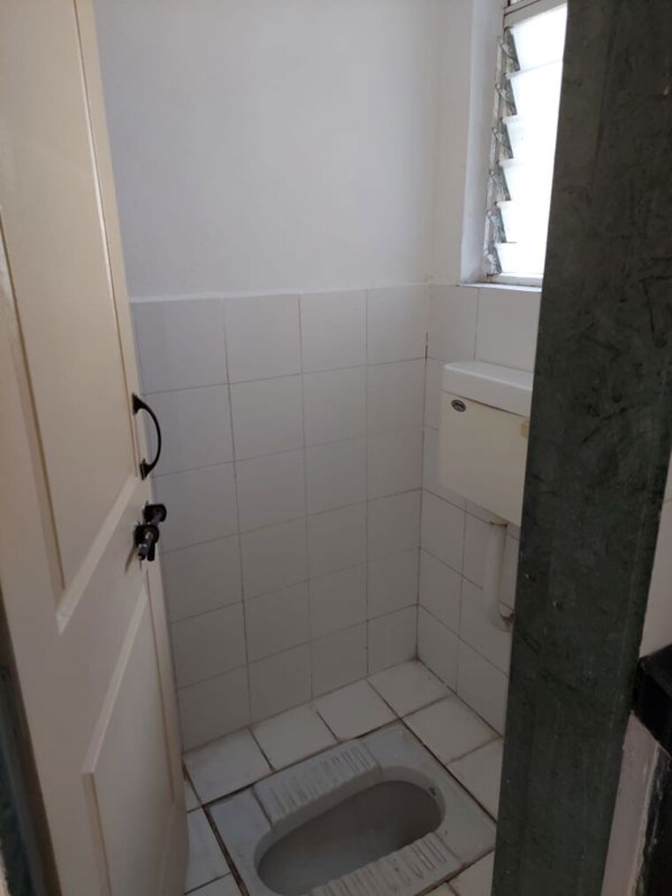 Bathroom, kunal-nakshatram 2 Bedroom 1000 Sq.Ft. Apartment In Chinchwad Pune 10752401