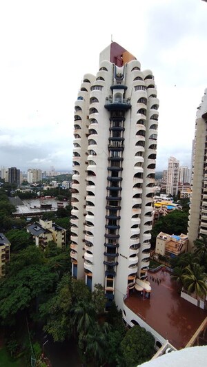 2 BHK Apartment For Sale in Malhar Tower, Goregaon East