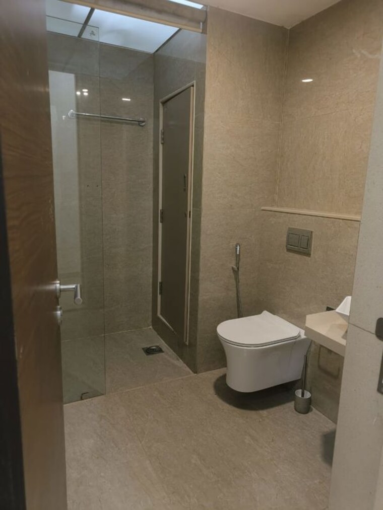 Bathroom, kohinoor-square-altissimo 3 Bedroom 1804 Sq.Ft. Apartment In Dadar West Mumbai 10752416