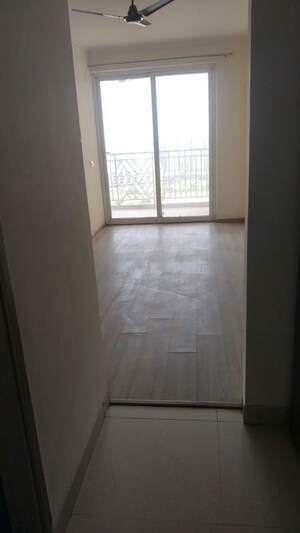Room in 3 BHK Apartment at Pareena Coban Residences, Sector 99a – for Sale