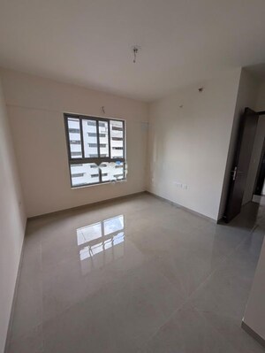 Room in 1.5 BHK Apartment at Piramal Vaikunth, Balkum Pada – for Rent
