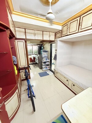 Team Area in 1 RK Apartment at Fantasy View CHS, Jogeshwari East – for Rent