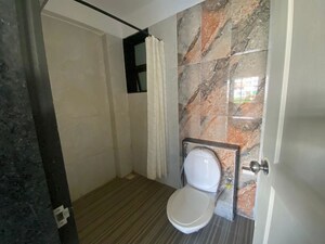 Bathroom in 3.5 BHK Apartment at Dona Paula – for Rent