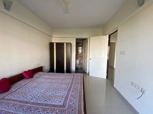 Bedroom in 3.5 BHK Apartment at Dona Paula – for Rent