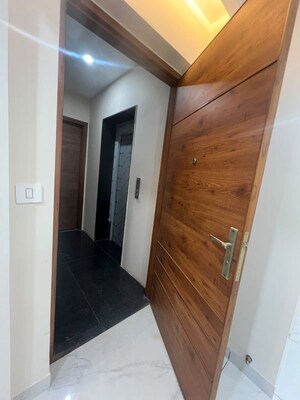 Room in 3 BHK Builder Floor at Sas Nagar – for Rent