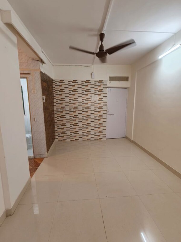 Bathroom, gokuldham-complex 2 Bedroom 580 Sq.Ft. Apartment In Goregaon East Mumbai 10752512