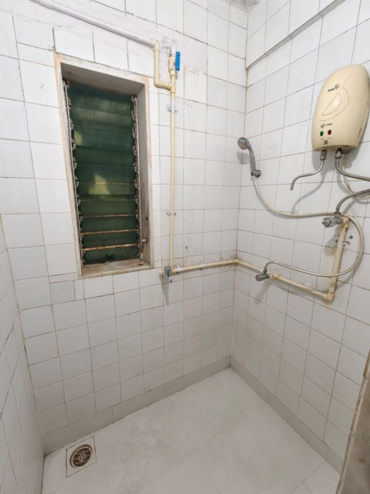 Bathroom, gokuldham-complex 2 Bedroom 580 Sq.Ft. Apartment In Goregaon East Mumbai 10752512