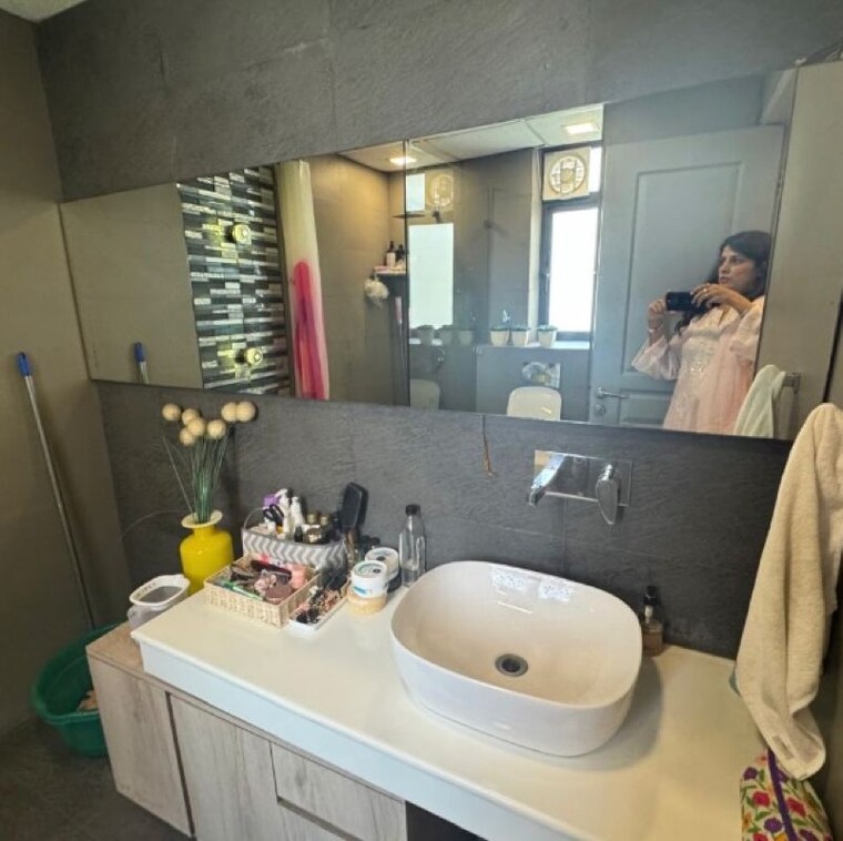 Attached Bathroom, unitech-uniworld-gardens 3 Bedroom 2035 Sq.Ft. Apartment In Sector 47 Gurgaon 10752545
