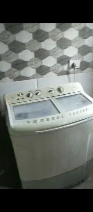 Bathroom in 1.5 BHK Independent House at Chaudhary Deshraj Complex, Sector 22 – for Rent