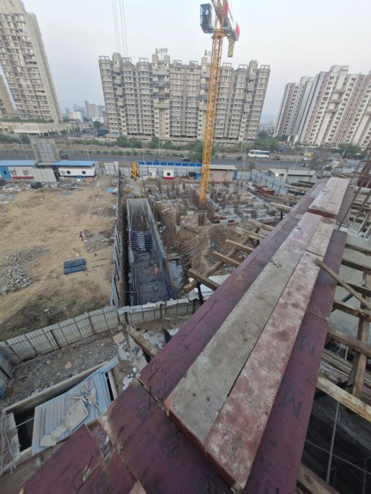 Balcony, indiabulls-estate-and-club 3 Bedroom 2570 Sq.Ft. Apartment In Sector 104 Gurgaon 10752554