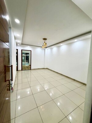 Room in 1 BHK Apartment at Sector 102 – for Sale