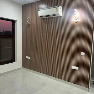 Room in 3 BHK Builder Floor at Sector 57 – for Rent