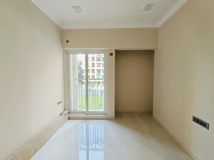 Room in 2 BHK Apartment at Raunak Unnathi Woods Supreme, Ghodbunder Road – for Rent