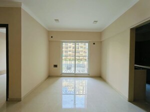 Room in 2 BHK Apartment at Raunak Unnathi Woods Supreme, Ghodbunder Road – for Rent