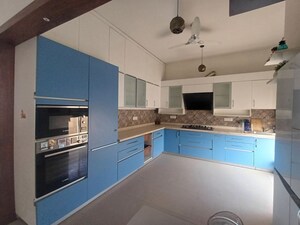 Kitchen in 4 BHK Apartment at Bestech Park View Spa, Sector 47 – for Sale