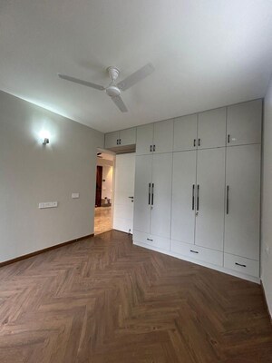 Room in 3 BHK Apartment at Signature Global City 63A, Sector 63a – for Rent