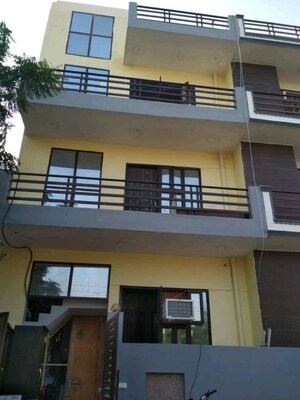 3 BHK Builder Floor – Exterior View View at Sector 52 - for Rent