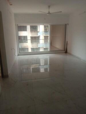 Room in 3 BHK Apartment at Amarnath Towers, Andheri West – for Rent