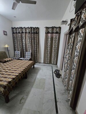 1 RK Independent House For Rent in Sector 12 A