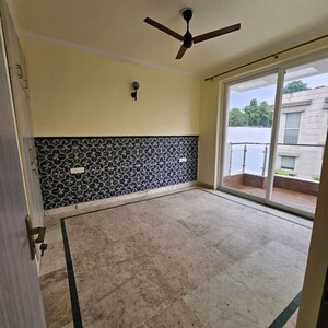 Bedroom in 3 BHK Builder Floor at Sector 54 – for Rent