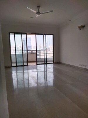 Room in 4 BHK Apartment at Vipul Belmonte, Sector 53 – for Sale