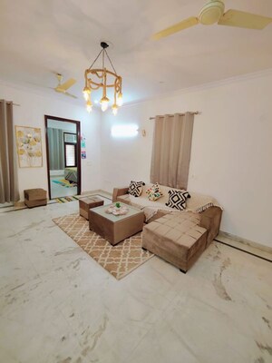 Living Room in 2 BHK Builder Floor at Sector 52 – for Rent