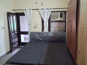 1 RK Independent House For Rent in Sector 7