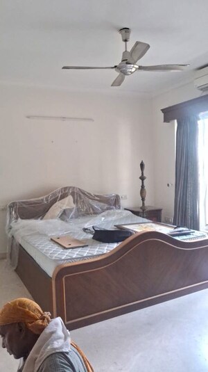 Bedroom in 3 BHK Builder Floor at Cooke Town – for Rent