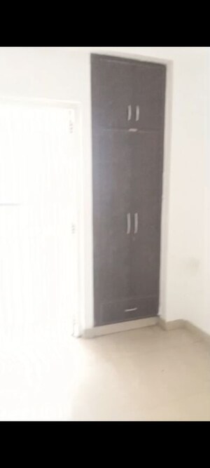Room in 3 BHK Apartment at SCC Sapphire, Raj Nagar Extension – for Sale