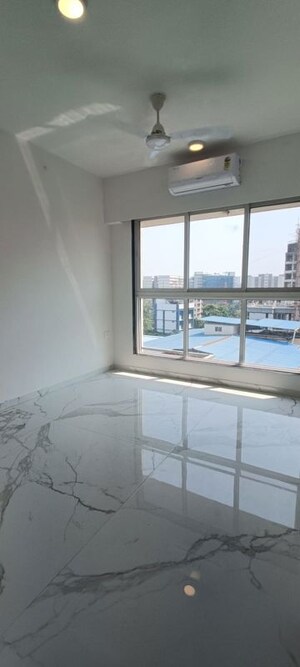 Room in 3 BHK Apartment at Kolte Patil Alora, Santacruz East – for Rent
