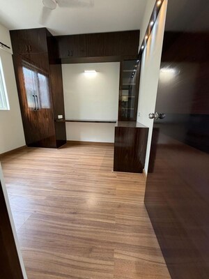 Room in 3 BHK Apartment at Poorvi Champions Height, Harlur – for Rent