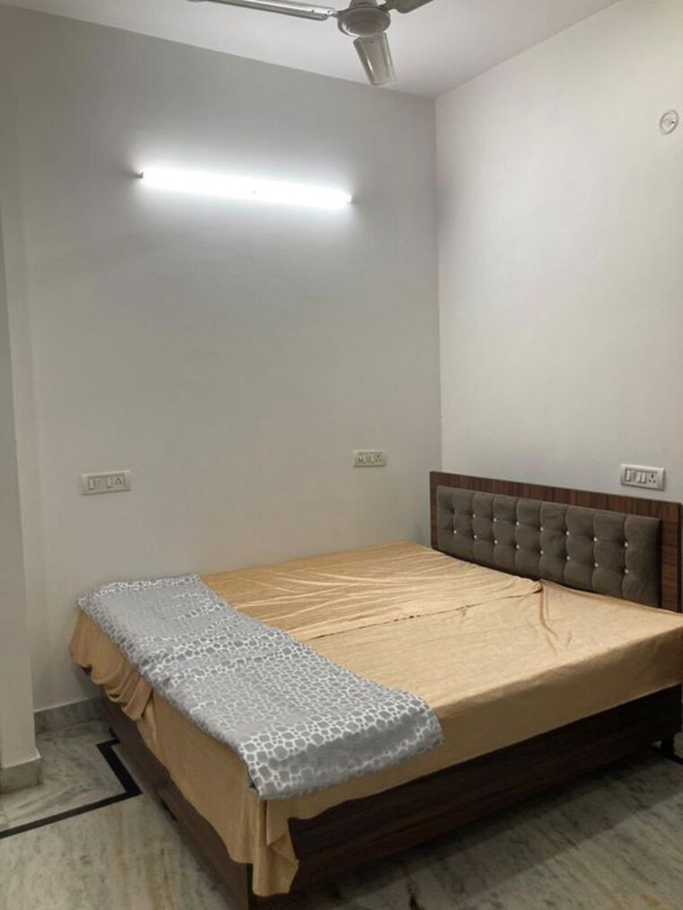Bedroom, sector 43 2 Bedroom 215 Sq.Yd. Builder Floor In Sector 43 Gurgaon 10752782