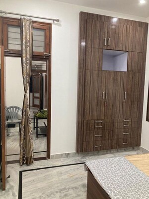 Room in 2 BHK Builder Floor at Sector 43 – for Rent