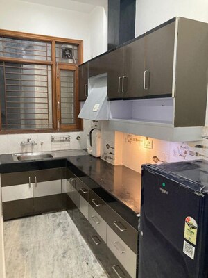 Kitchen in 2 BHK Builder Floor at Sector 43 – for Rent