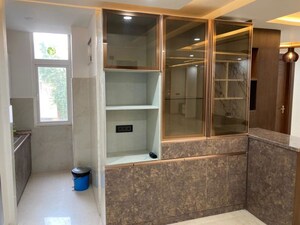 Room in 3 BHK Builder Floor at Sector 43 – for Rent