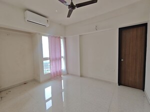 Room in 1 BHK Apartment at Hiranandani Estate, Ghodbunder Road – for Rent