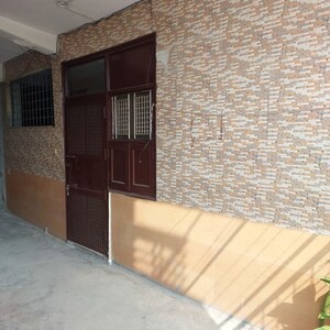 Room in 2 BHK Builder Floor at Uttam Nagar – for Rent