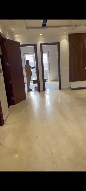 Room in 3 BHK Builder Floor at Paschim Vihar – for Sale