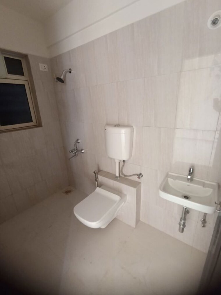 Bathroom, puraniks-tokyo-bay 1.5 Bedroom 600 Sq.Ft. Apartment In Kasarvadavali Thane 10752876